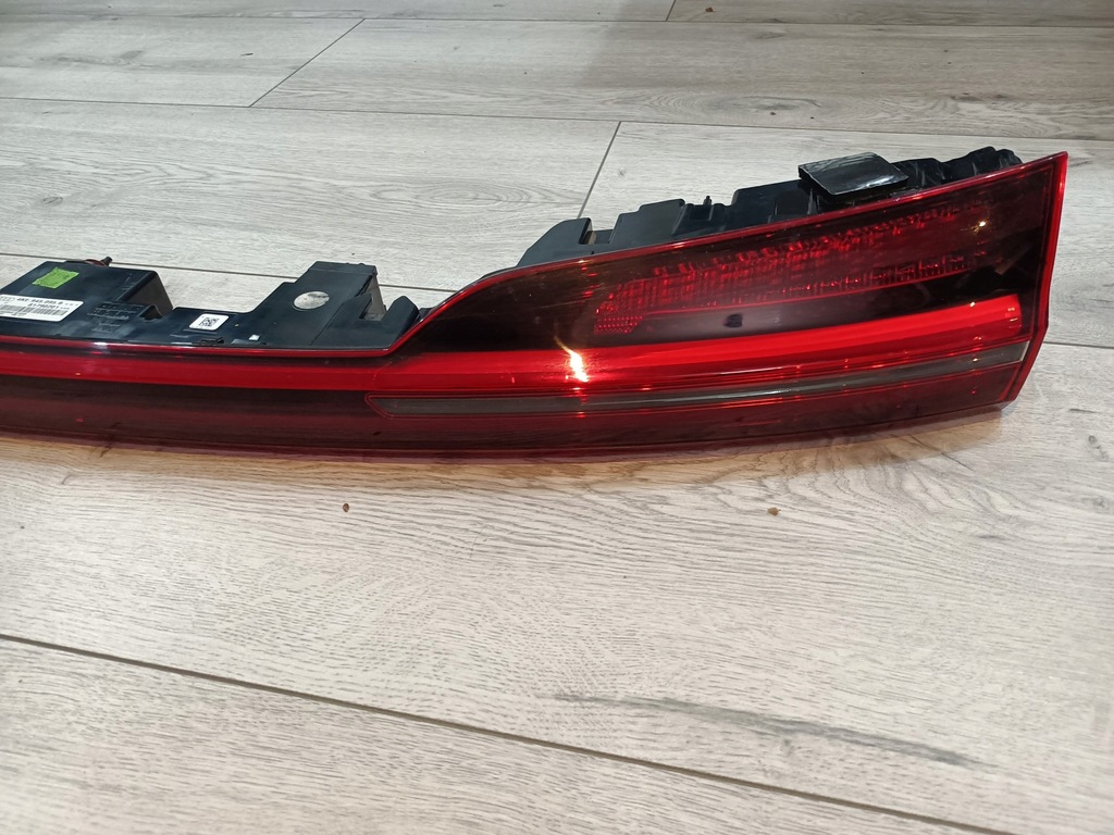 фото №7, Audi e-tron 4ke лампа кришки задня накладка середня 4ke945095b oryg