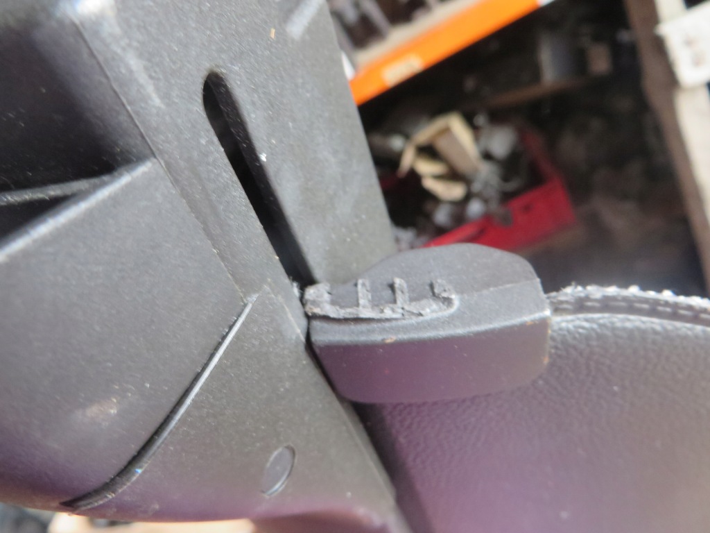 фото №3, Шторка багажника mercedes glc x253 x