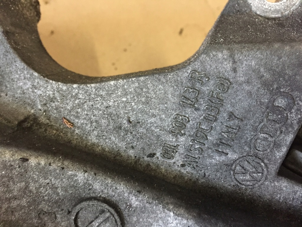 фото №7, A6 c7 2.0 tdi кронштейн генератора cglc 03l903143r