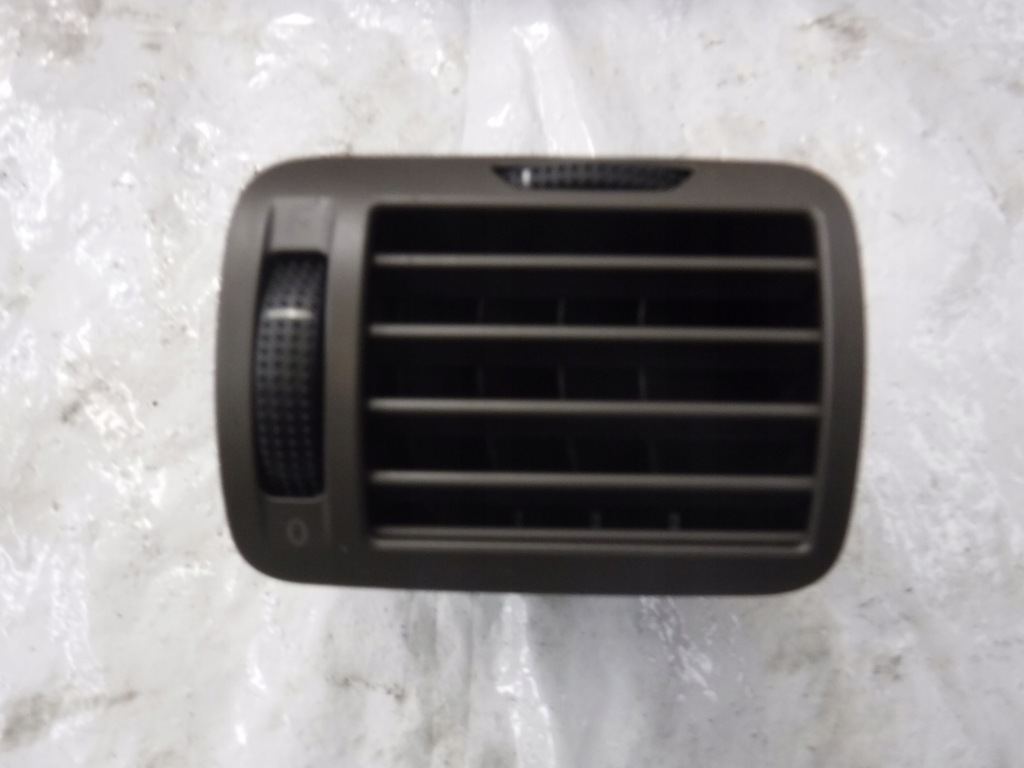 фото №1, Решітка обдув ліва 3b0819703d vw passat b5 fl