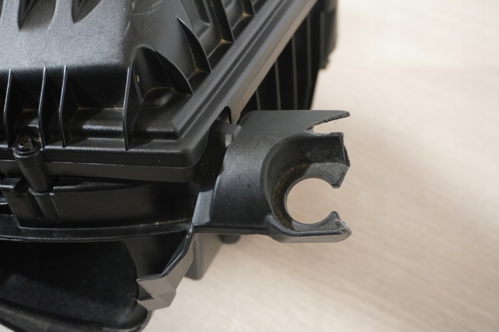 Корпус фильтра bmw f45 f48 f39 f56 f57 8513916 Недорого