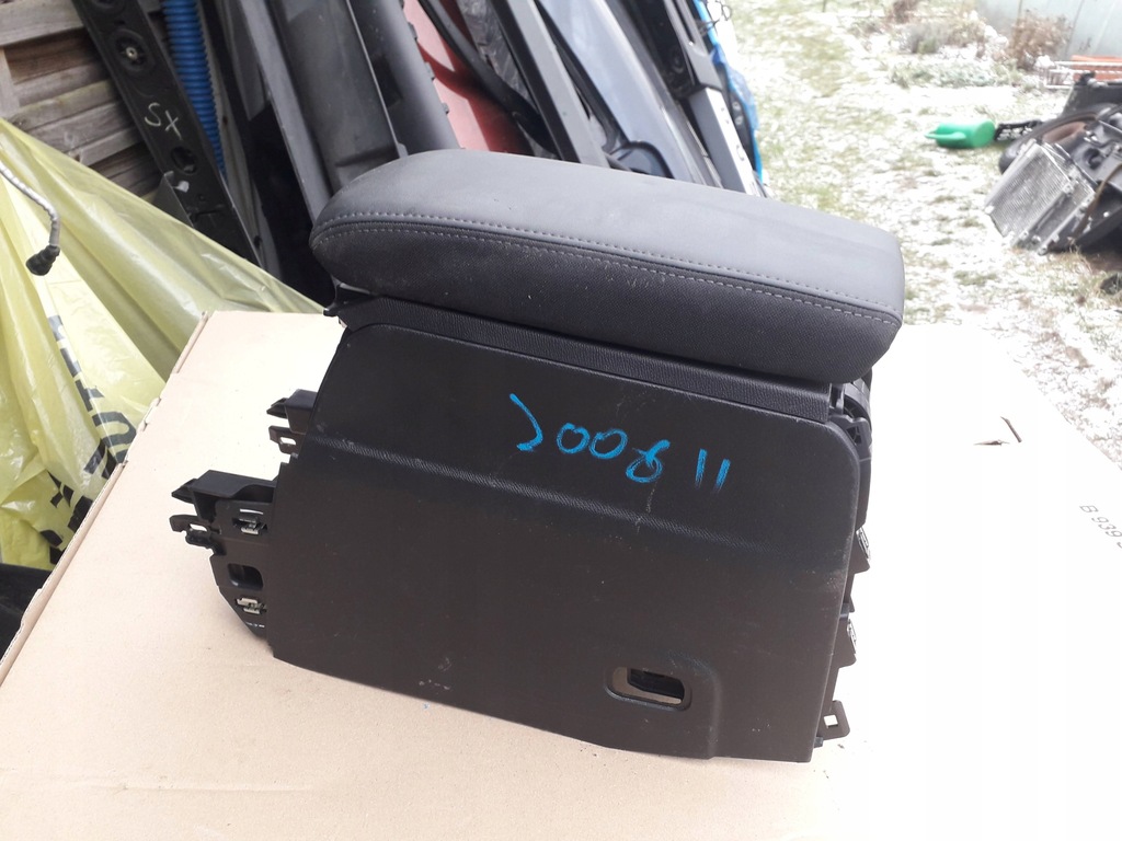 фото №1, Подлокотник peugeot 2008 ii 19- кожа