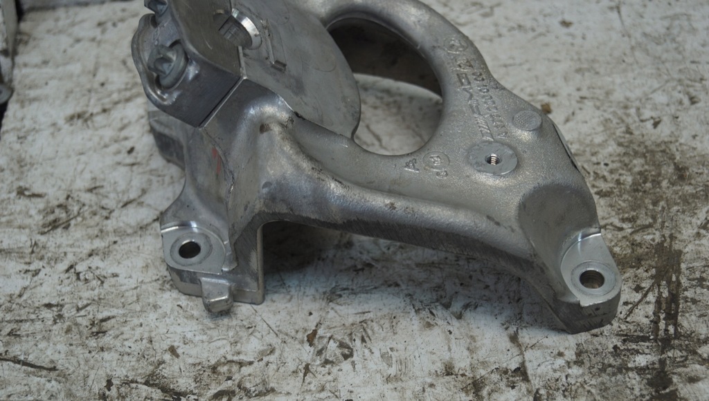 фото №7, Кронштейн двигателя aston martin db11 4.0 v8 a1772200100