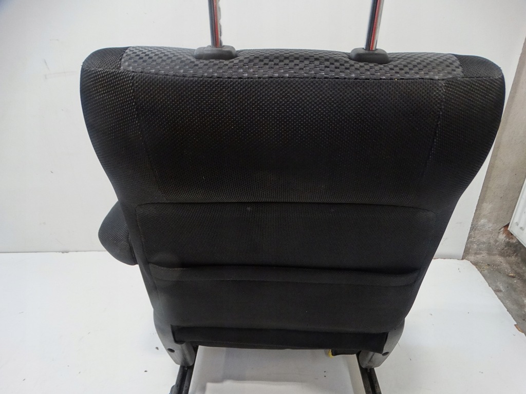 фото №12, Сиденье пассажира перед toyota corolla verso 01-04r.