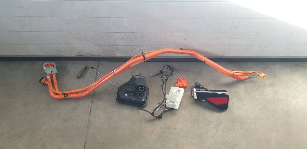 Купити Tesla model y шланг заряджання блок керування кришка 1537264-20-b