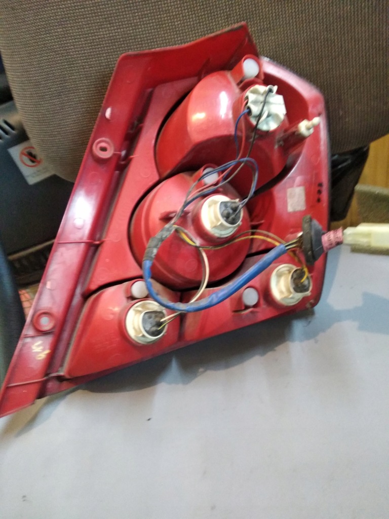 фото №2, Daewoo kalos лампа задняя задняя левая 5d hb 30-0266l