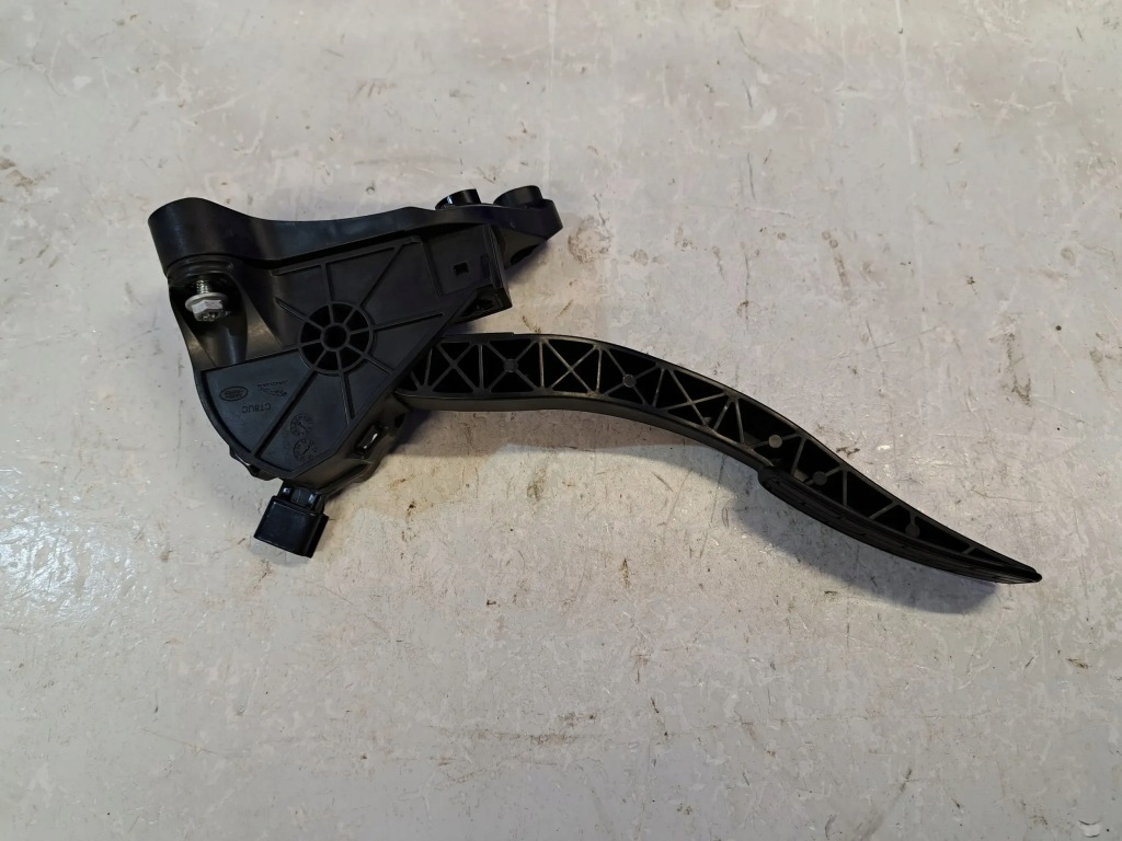 фото №2, Jaguar xe 2017 педалі