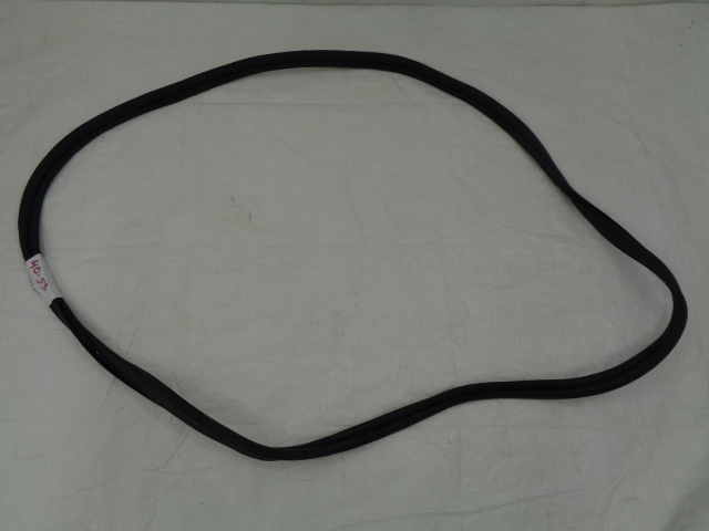 фото №1, Peugeot 208 прокладка крышки багажника