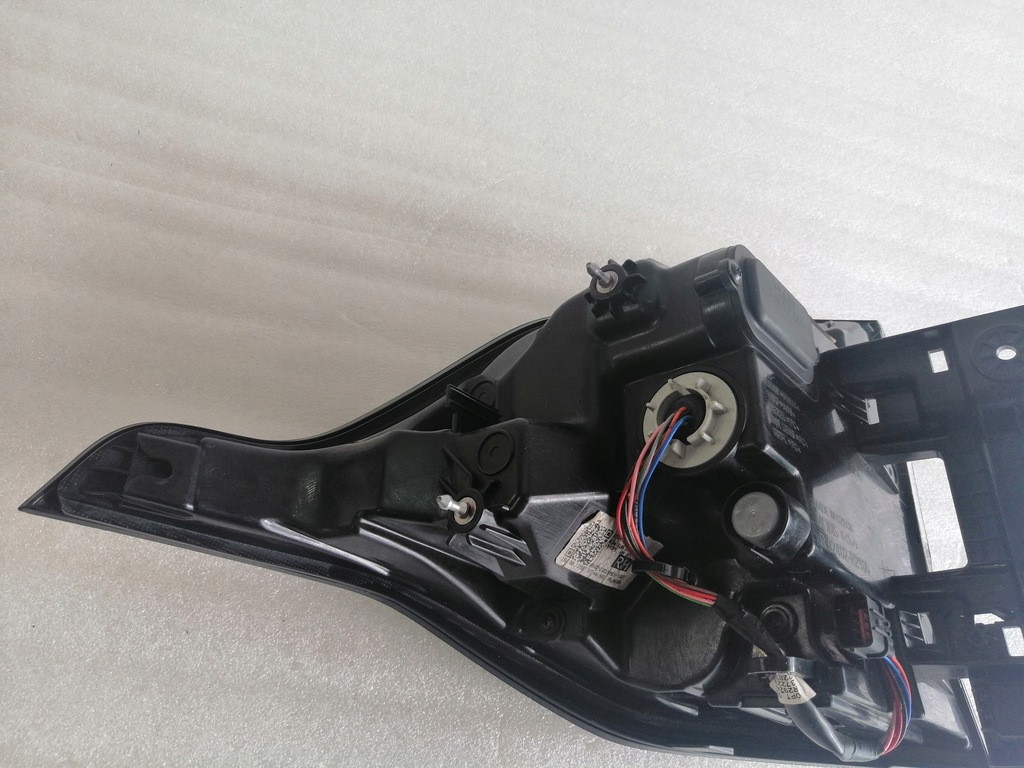 фото №12, Kia sportage v лампа задняя левая 92402-r2100