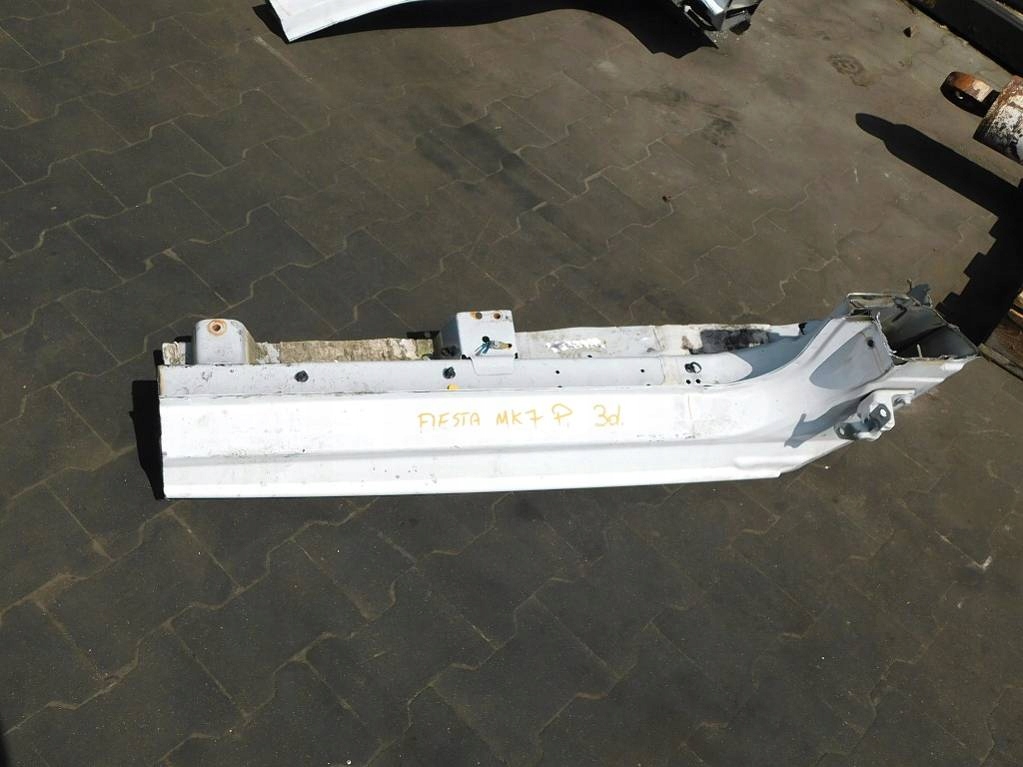 фото №4, Ford fiesta mk7 2014r 3d поріг правий