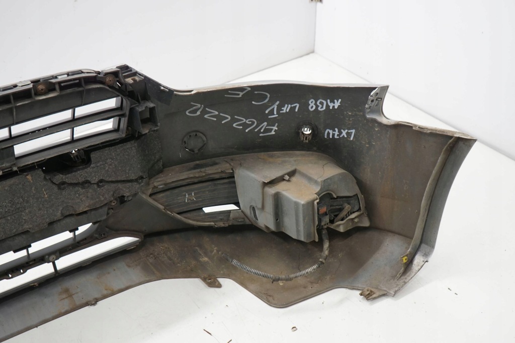 Купити Audi a4 b8 рестайлінг  12r бампер передній перед pdc lx7w