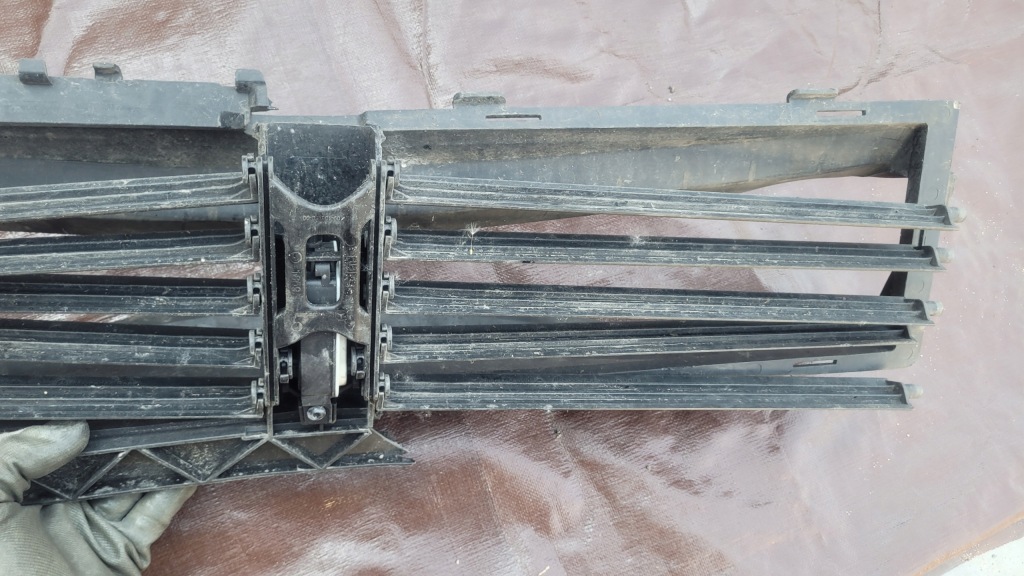 Mercedes a-klasa w177 шторка жалюзи впуск воздуховод воздуха // 4593 Недорого