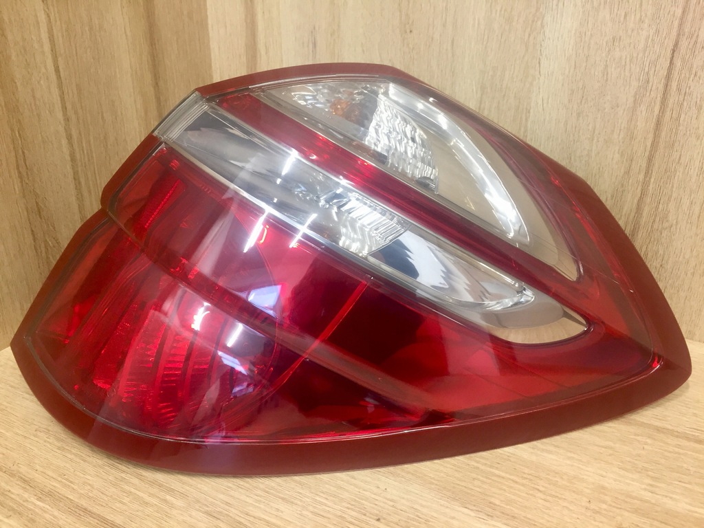 фото №1, Subaru legacy outback 2009 - лампа задня права