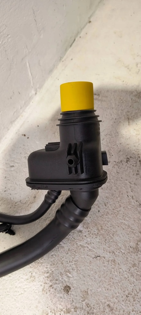 фото №5, Заливная горловина adblue volkswagen golf viii 8