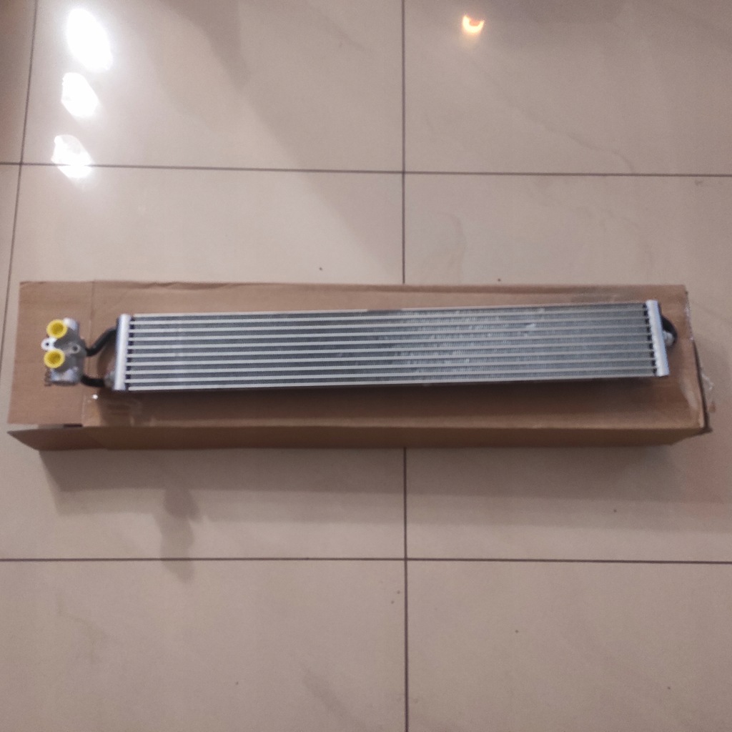 фото №1, Радіатор оливи porsche cayenne 95831701902 nowa