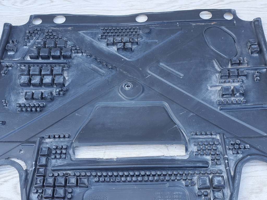 Купить Накладка двигателя нижняя audi a4 b8, a5 8k1863822l