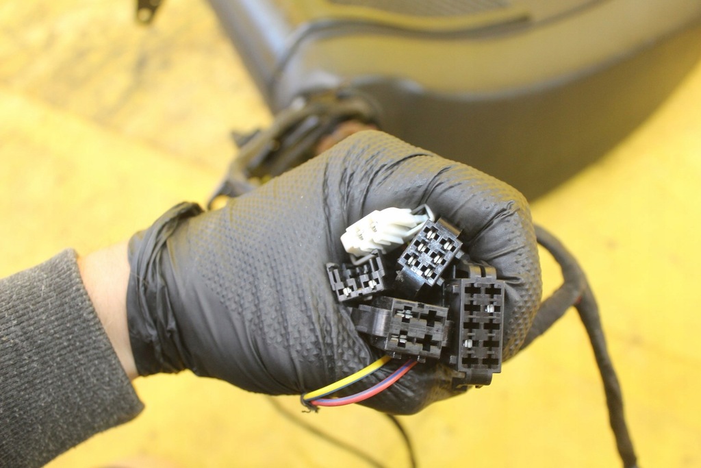 фото №8, Спинка сидіння правий перед audi a6 c5 allroad шкіра