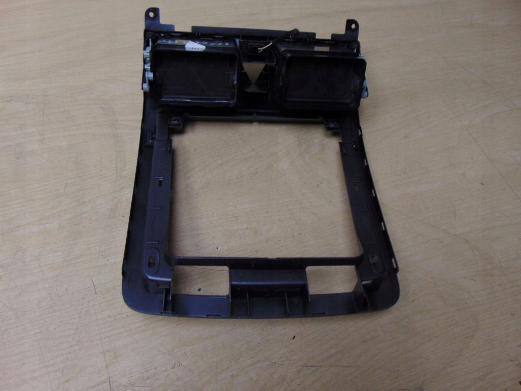 фото №4, Решітка консолі рамка vw touran lift 1t1819728e