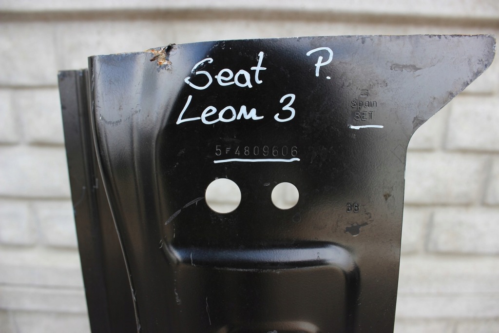 Порог стойка  правый  seat leon 3 3 5f0 5f4 5d 12-20 Цена
