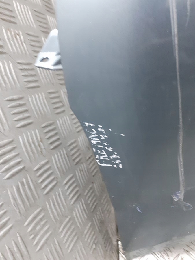 Купити Бампер задній mazda premacy 24b