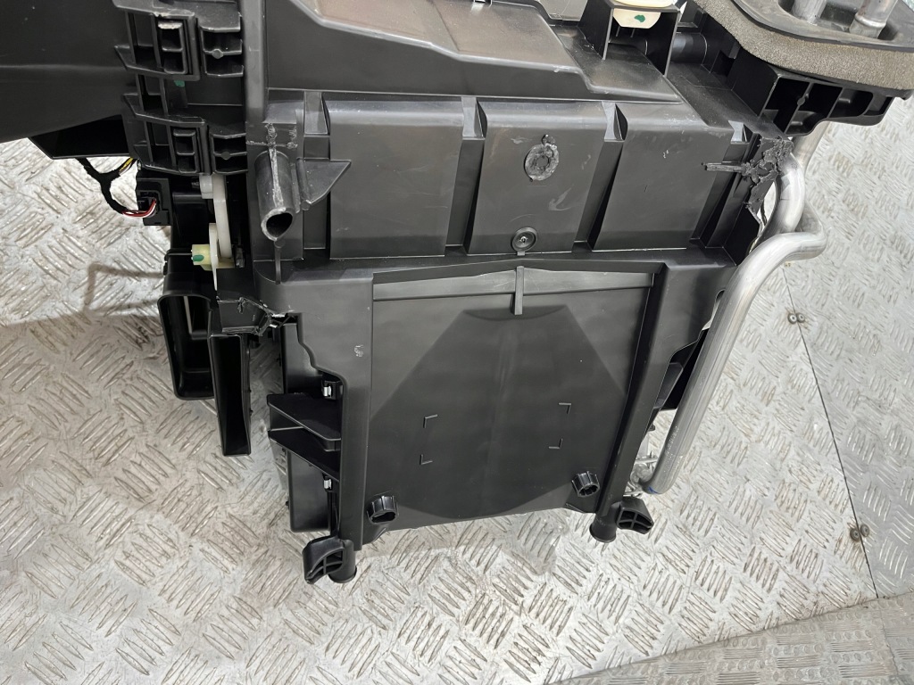 Отопитель воздуходувка mercedes g klasa w463 a4638301960 Недорого