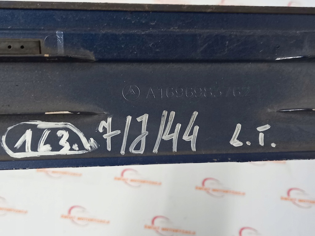 Mercedes w245 1 рестайлінг  11r молдинг декоративна ліва задній a1696983762 Зі Шроту