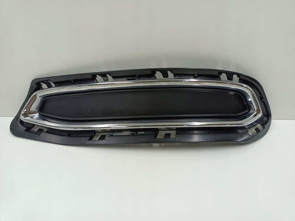 фото №1, Audi a6 c8 решітка бампера заглушка 4k0807320