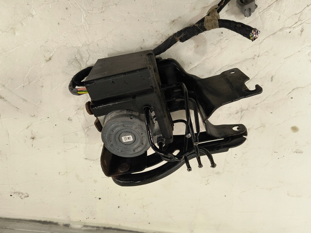 фото №4, Peugeot 208 i lift насос блок управления abs 9822654880 каркас колодка
