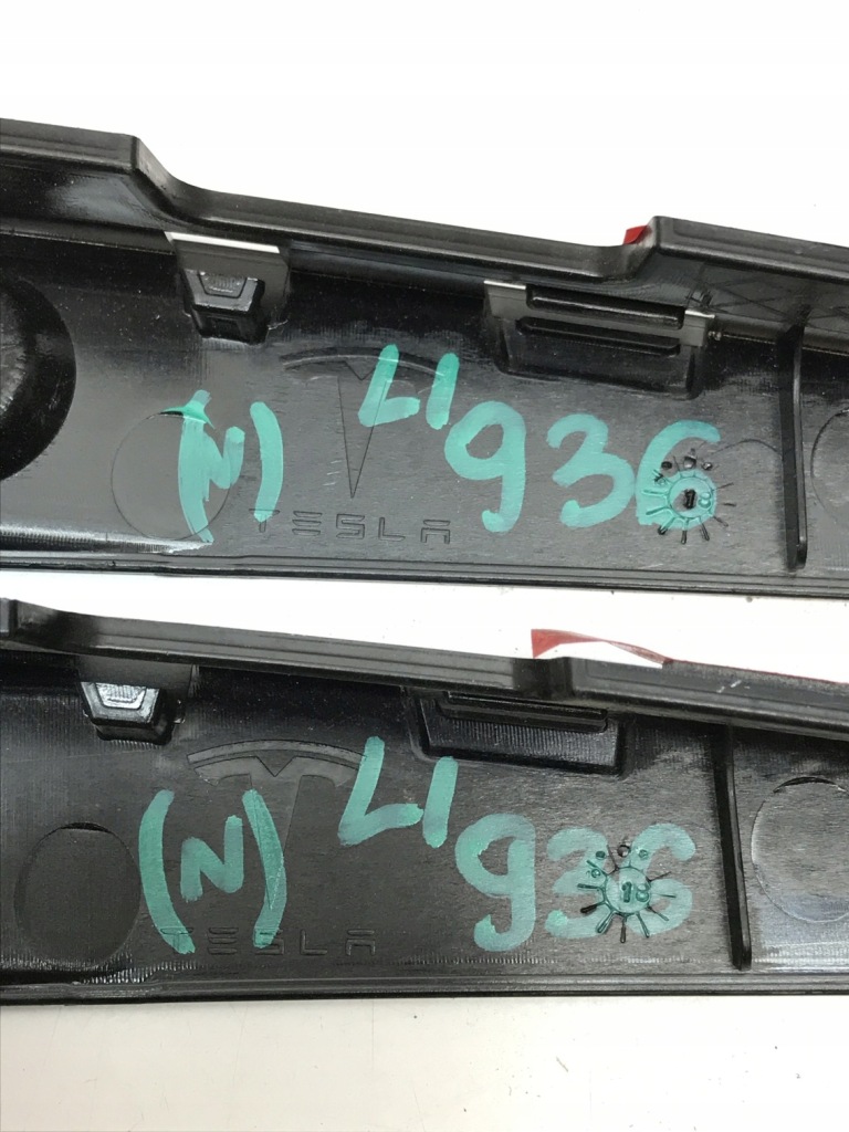 фото №9, Tesla s молдинг накладка кришки багажника