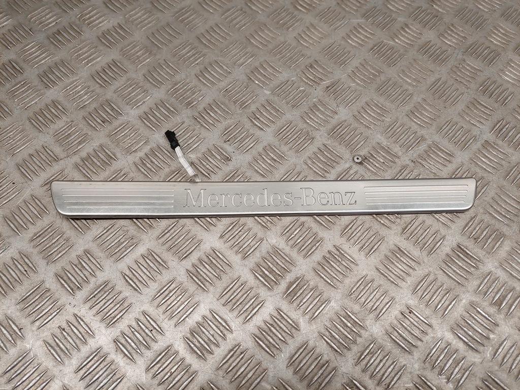 фото №1, Mercedes gl x166 a1666801335 перед правая пороги