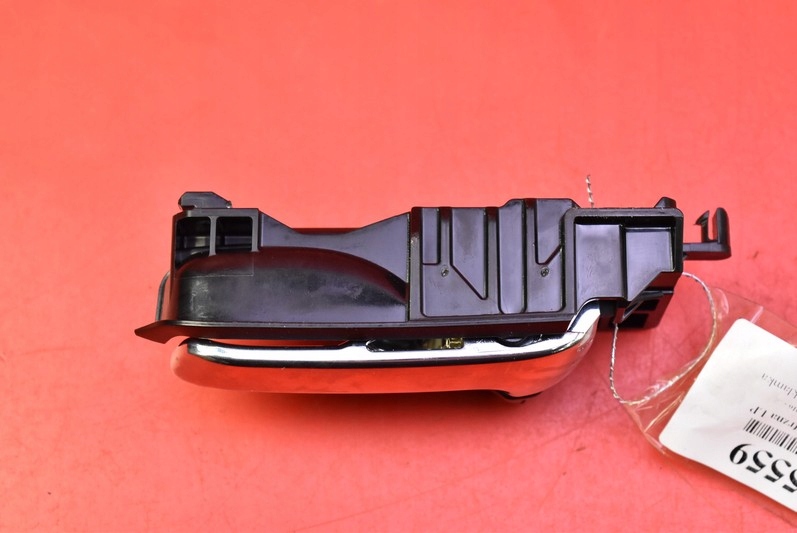 фото №4, Ручка внутренняя левая перед suzuki ignis 3 iii 16-