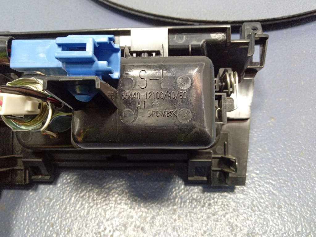 фото №12, Toyota corolla x e15 06- пепельница 55440-12100