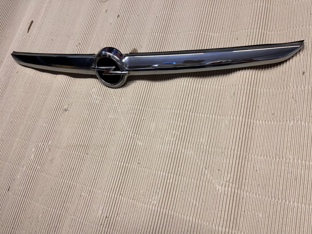 фото №1, Opel zafira c накладка задний крышки хром 20907405