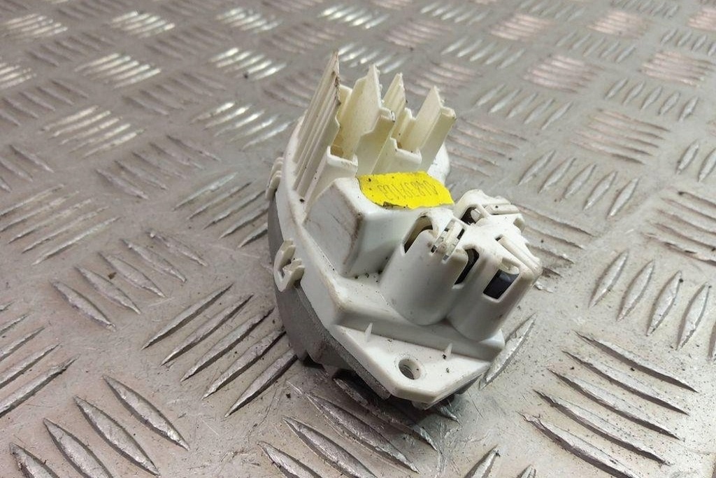 фото №10, Реле вентилятора отопителя bmw 3 coupe e92 t1021327u 2.0l дизель