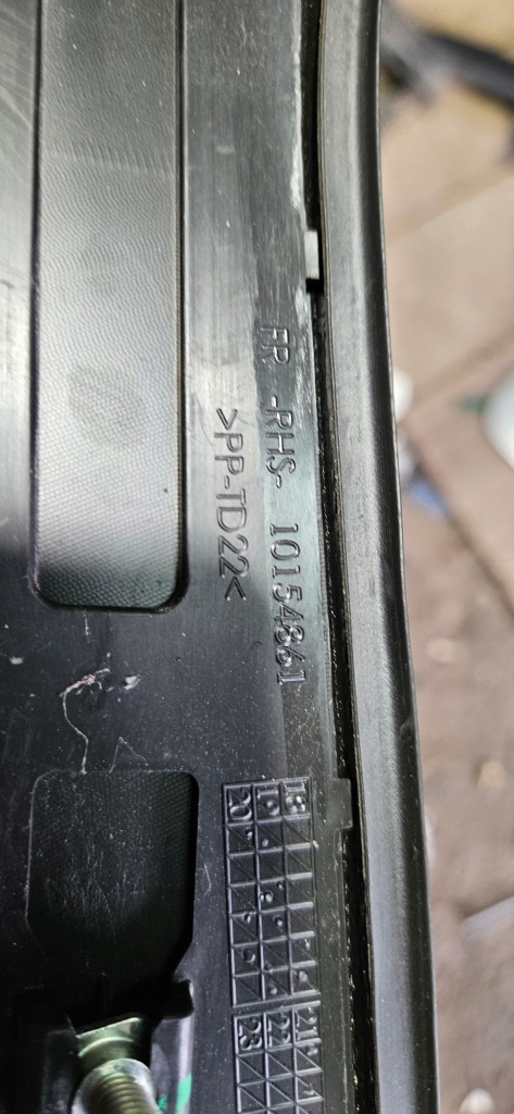 фото №10, Молдинг правая dół бампера перед toyota corolla e21 trek