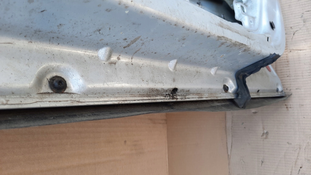 Двері перед передні праве vw passat b5 96-00r Ціна