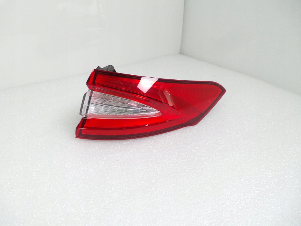 фото №1, Лампа задня права maserati levante 670106830