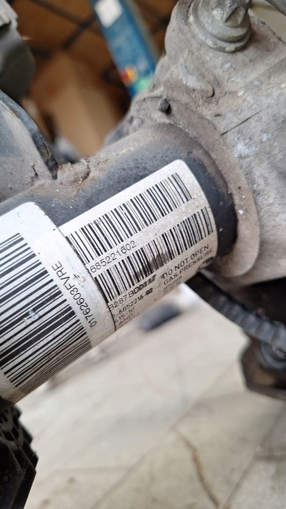 фото №7, Поворотний кулак амортизаторна стійка важіль правий лівий bmw i3 6852215 6852216 jak новий