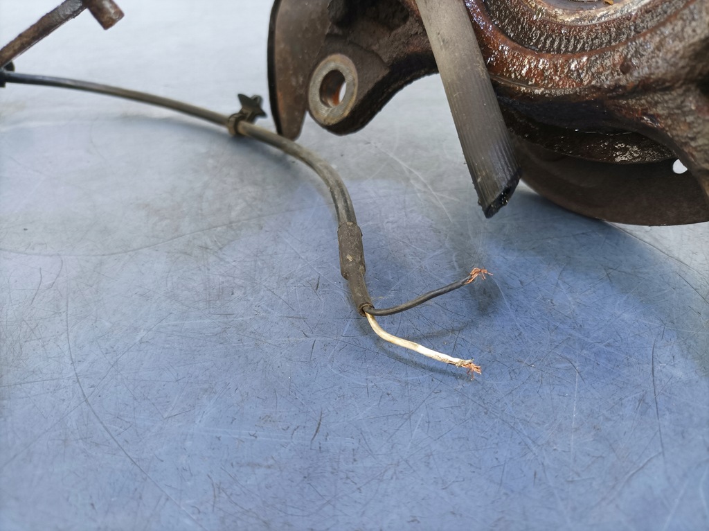 фото №4, Honda jazz i 1.4 b поворотный кулак правая