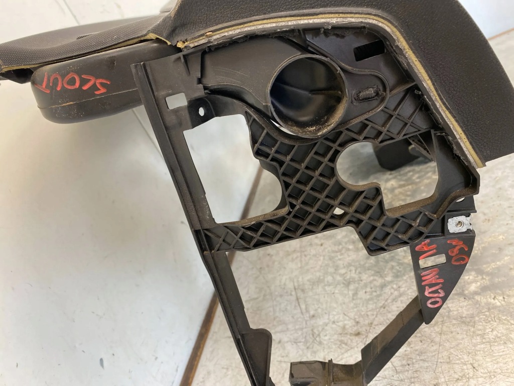 фото №6, Skoda octavia ii lift scout консоль приборная панель подушка подушка безопасности ремни