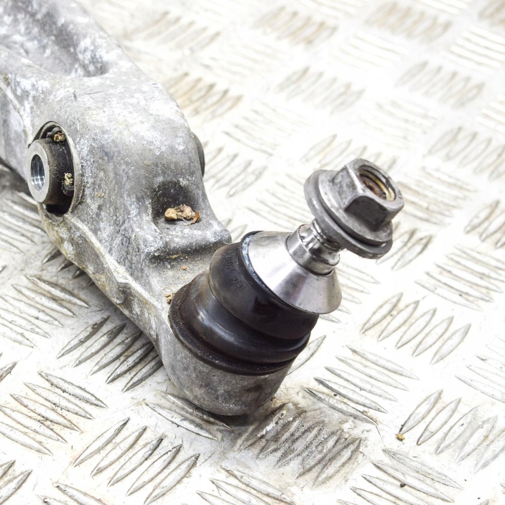 фото №8, Volvo xc60 2019 левая сторона нижний рычаг передний