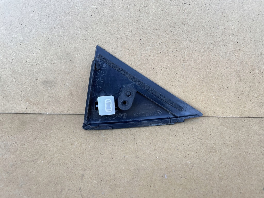 фото №3, Молдинг стекло дверь правый задняя mazda 2