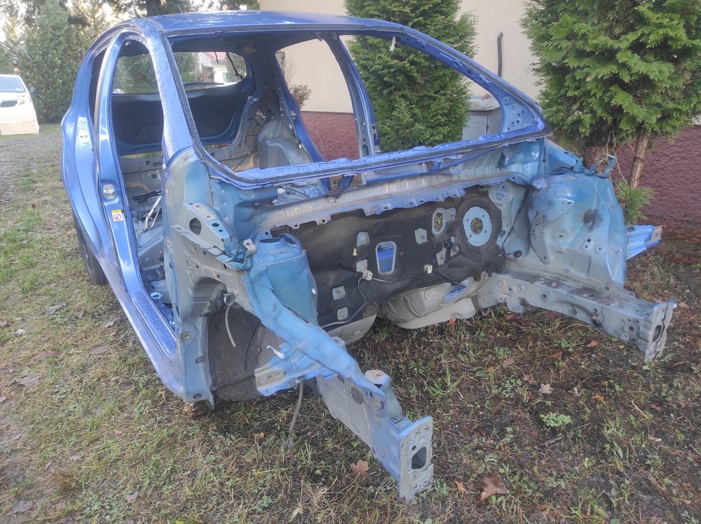 фото №11, Yaris iii lift 15-20 лівий задній крила чверть рама 1f7 warszawa