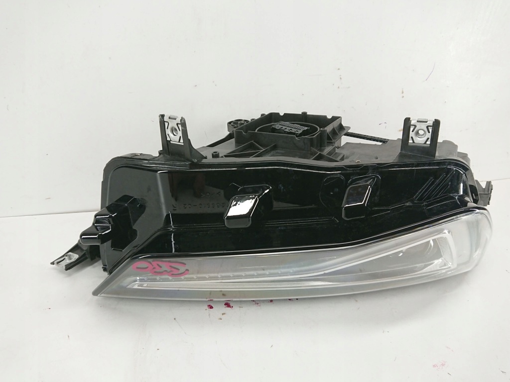 Seat ateca рестайлінг  576 led фара правий передня Недорого