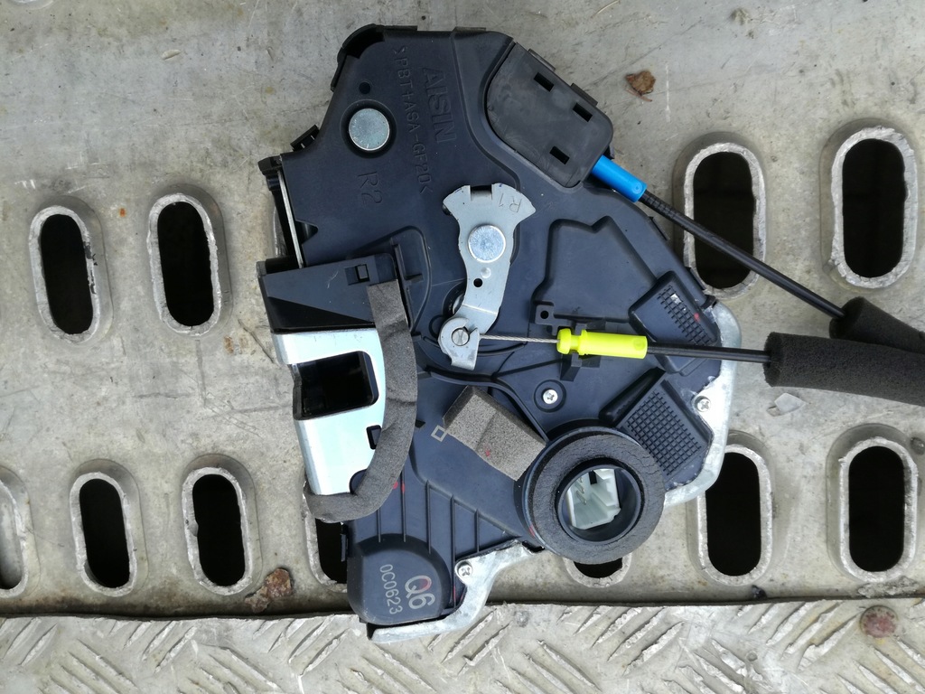 фото №2, Toyota c-hr 2016 - 2022 rok замок дверь правый перед