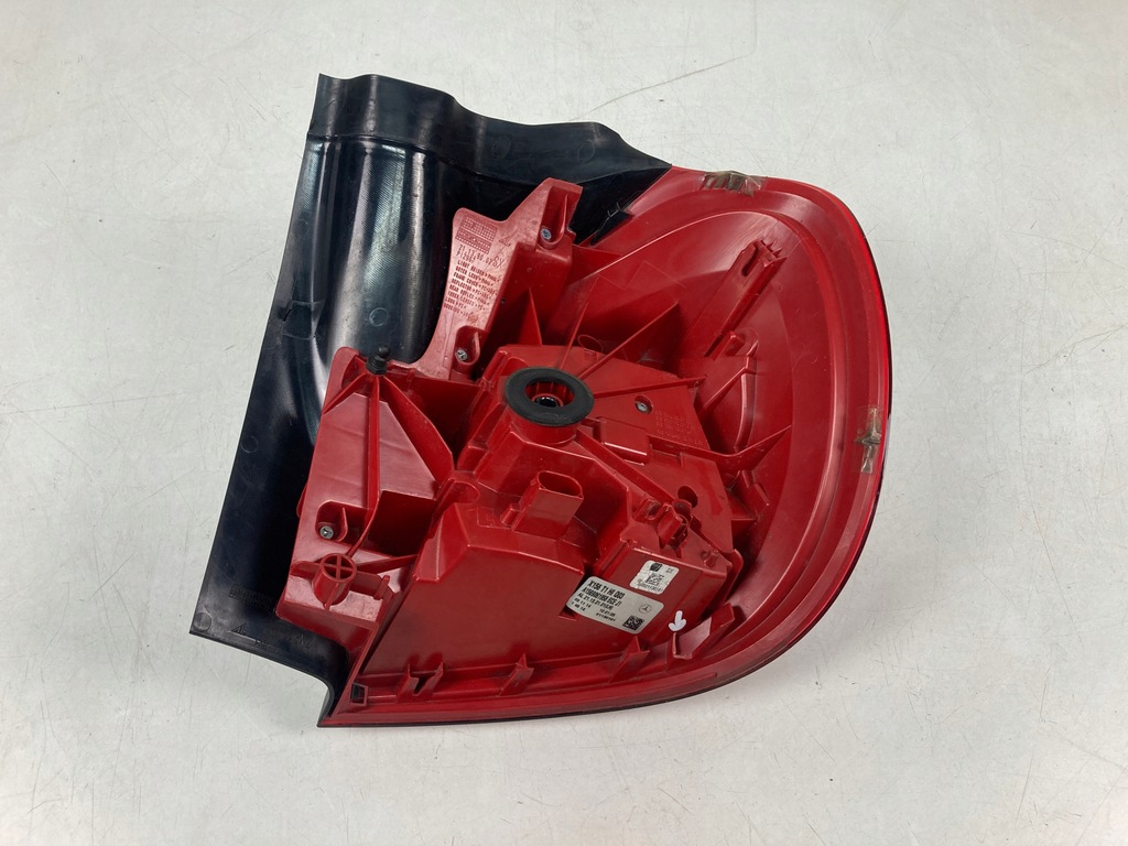 фото №8, Лампа левая задняя mercedes gla x156