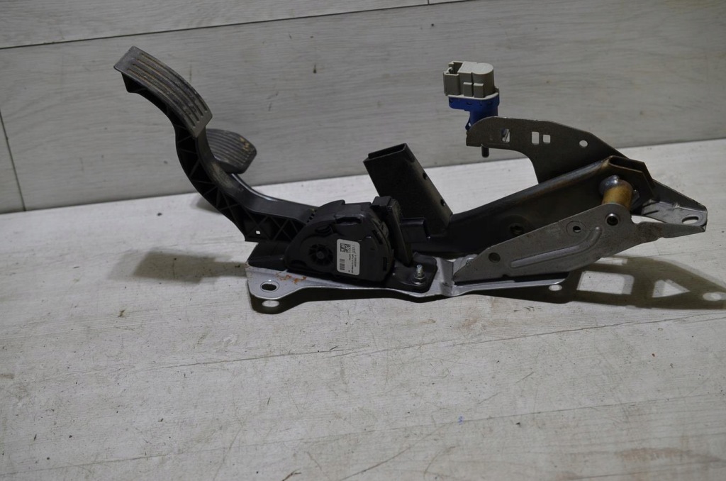 фото №1, Педаль газа тормоза volvo v40 ii lift