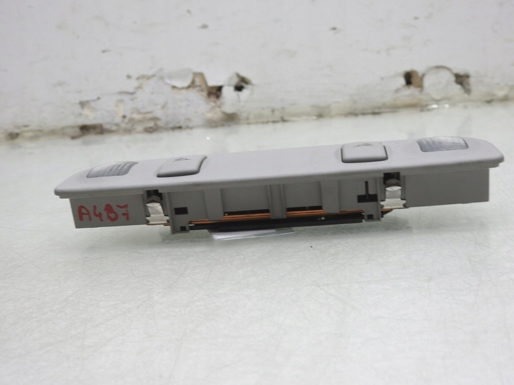 фото №4, Лампа освітлення салону audi a4 b7