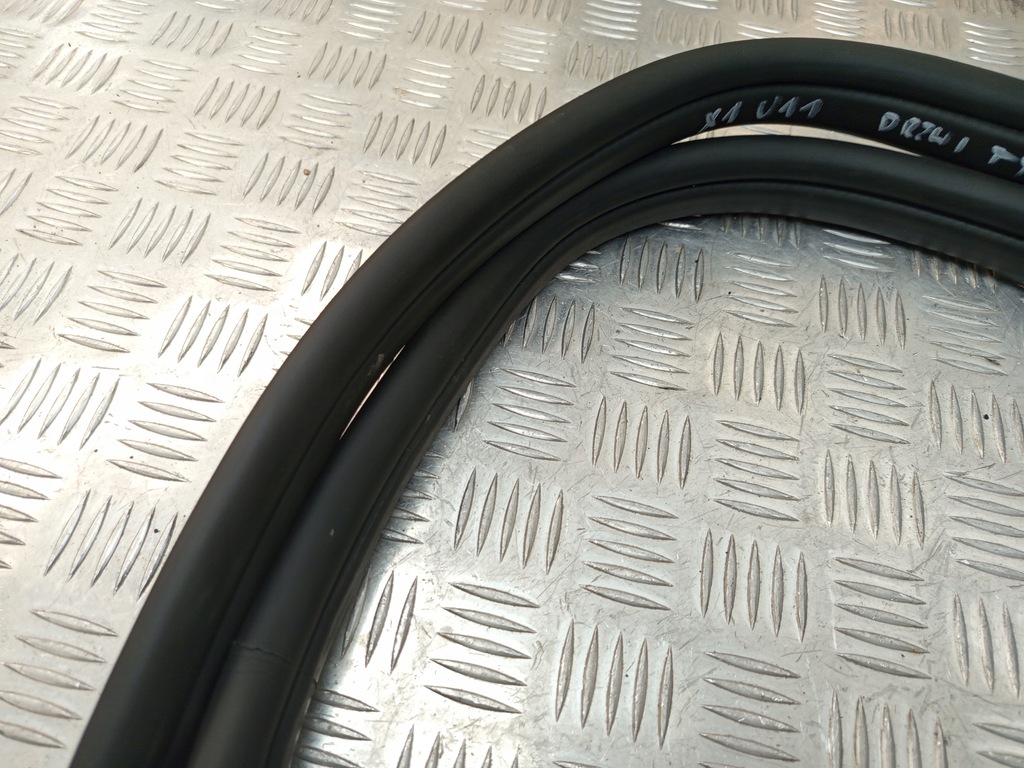 фото №13, Bmw x1 u11 прокладка дверь задних задняя 9451508