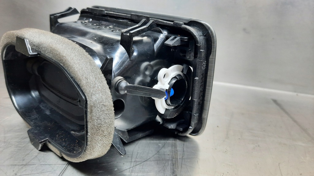 фото №7, Решётка обдув левая 30755183 volvo v70 iii s80 ii xc70 ii